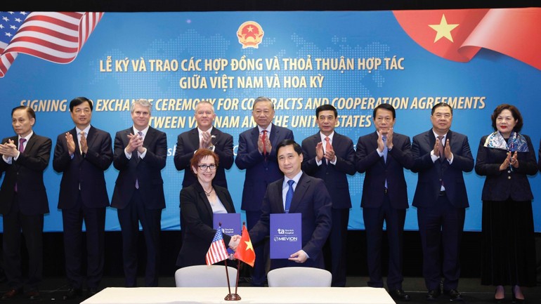 Tổng Bí thư Tô Lâm chứng kiến lễ ký các hợp đồng, thỏa thuận hợp tác của Việt Nam và Hoa Kỳ Tổng Bí thư Tô Lâm chứng kiến lễ ký các hợp đồng, thỏa thuận hợp tác của Việt Nam và Hoa Kỳ