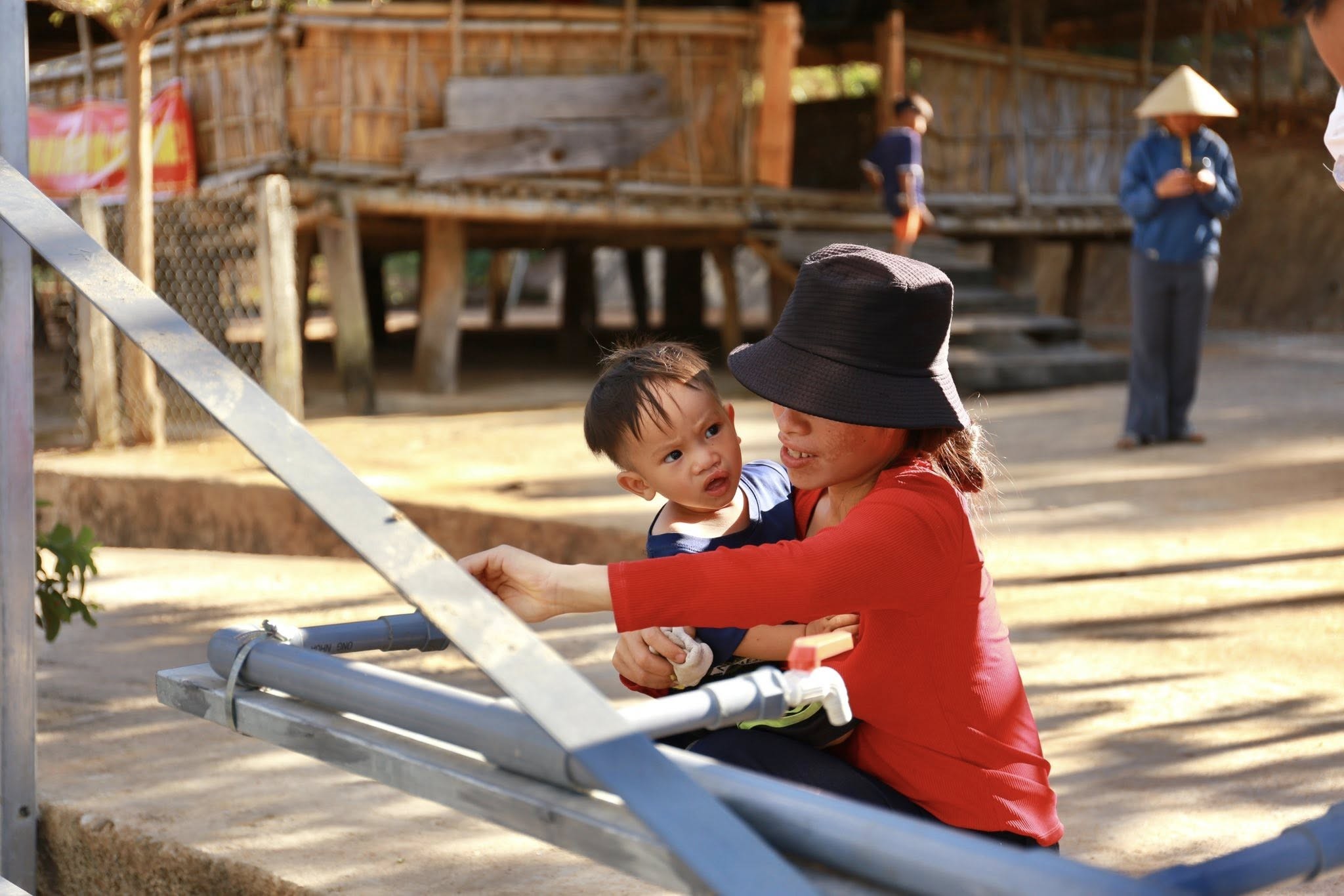 Nước sạch thắp sáng bản Kon Rlong Nước sạch thắp sáng bản Kon Rlong