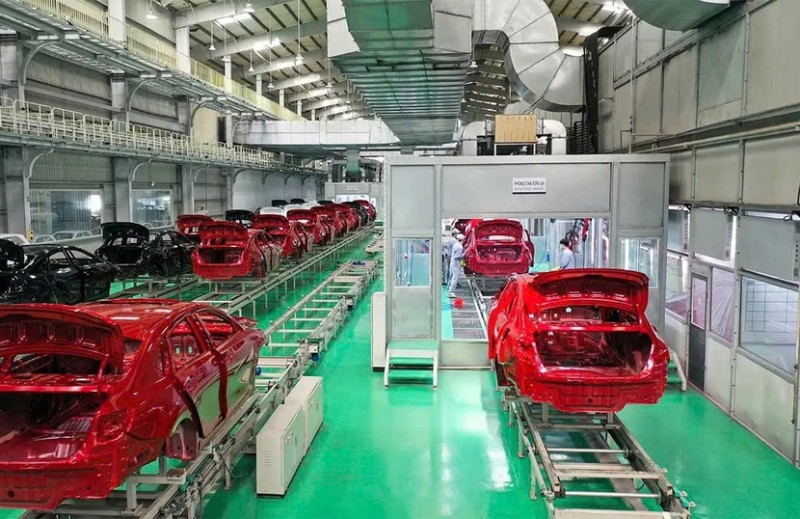 Hoạt động lắp ráp xe tại Nhà máy của THACO Auto Hoạt động lắp ráp xe tại Nhà máy của THACO Auto