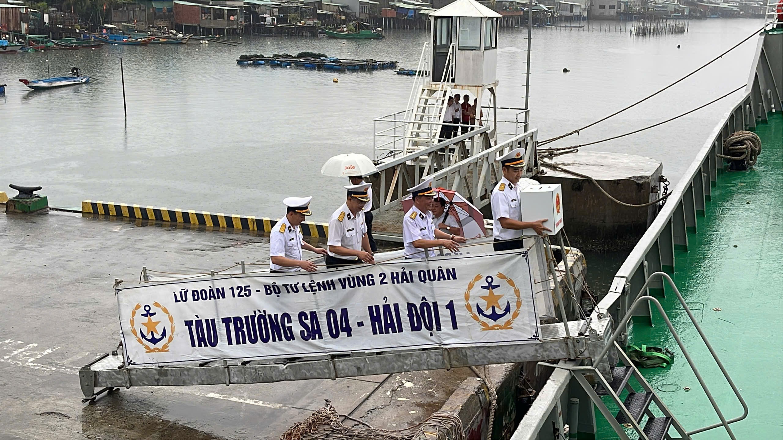 Tổ chức bầu cử sớm cho các lực lượng thực hiện nhiệm vụ trên biển