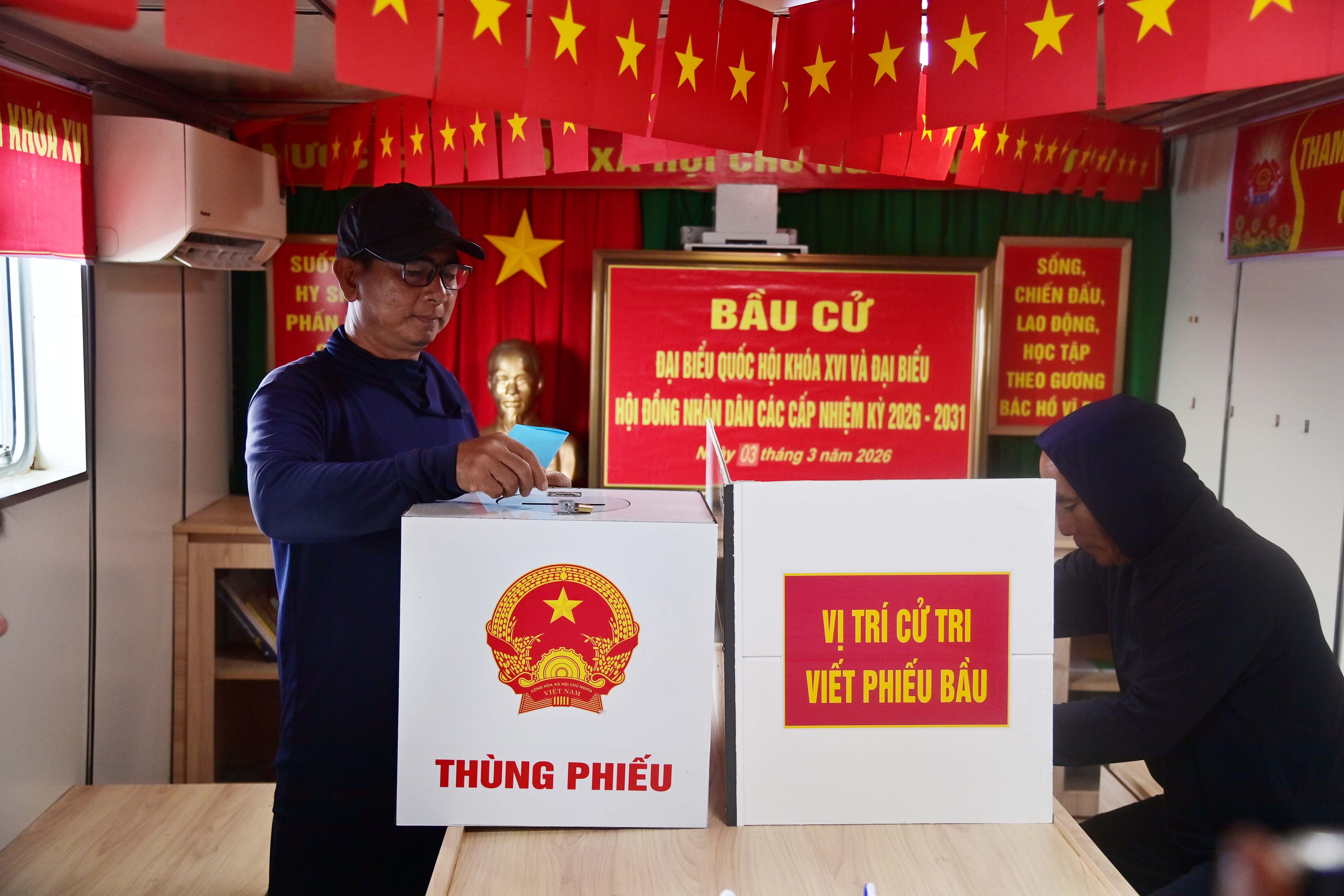 Hoàn thành bầu cử sớm cho cử tri khu vực Cụm Ba Kè