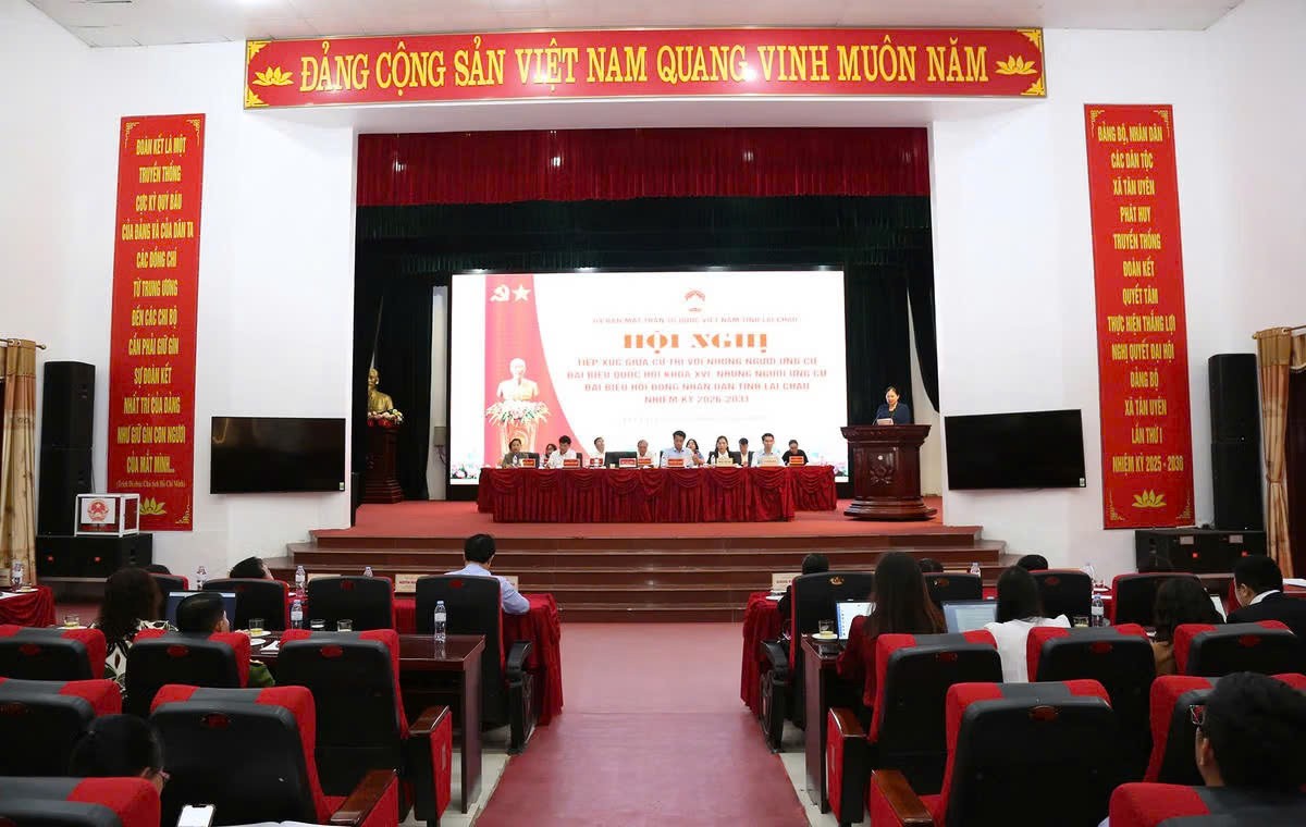 Hội nghị tiếp xúc cử tri ở xã Tân Uyên, tỉnh Lai Châu Hội nghị tiếp xúc cử tri ở xã Tân Uyên, tỉnh Lai Châu