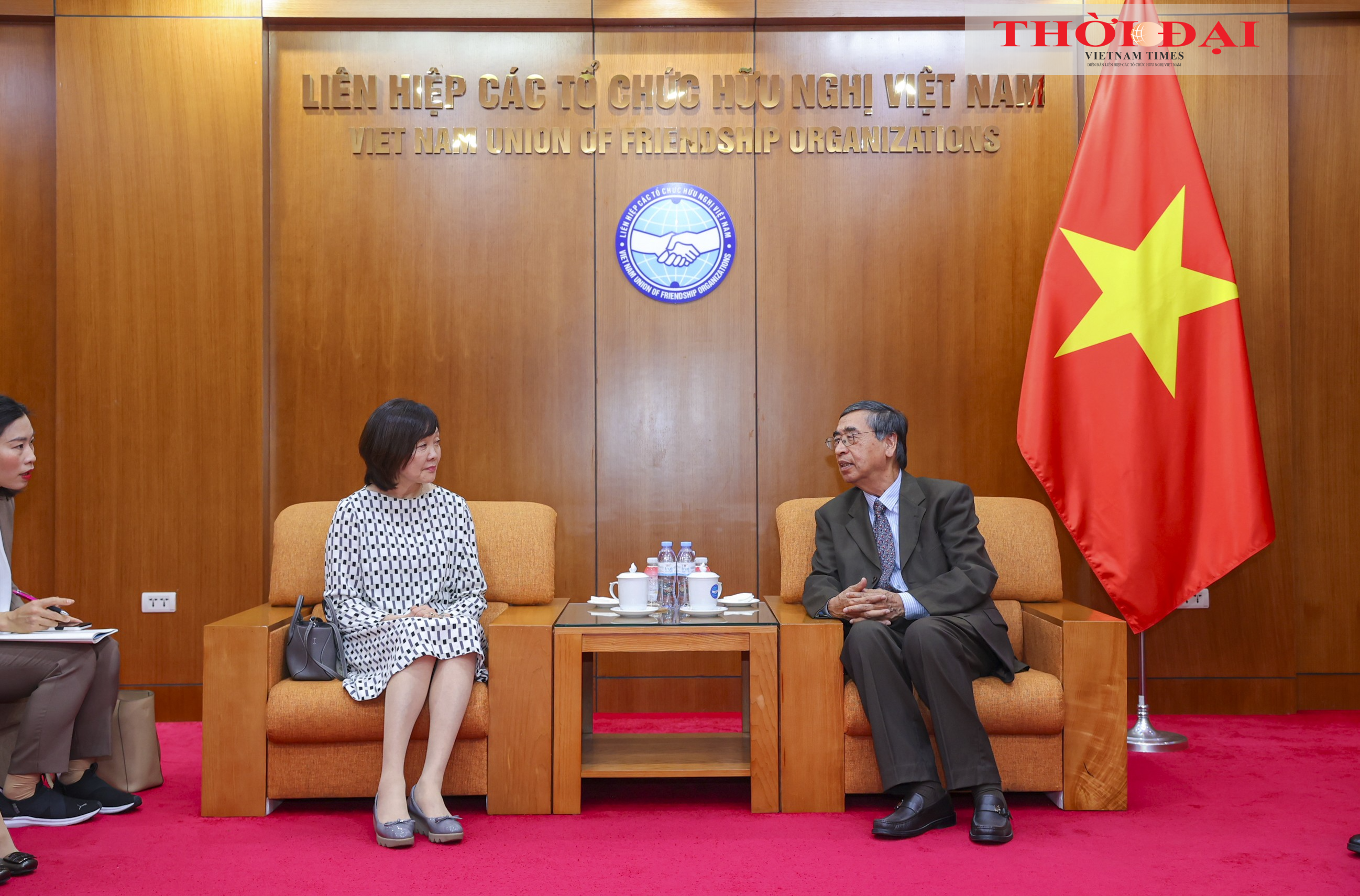 Đại sứ Nguyễn Phú Bình, Phó Chủ tịch Hội hữu nghị Việt Nam - Nhật Bản, đã tiếp bà Akie Abe, Phu nhân cố Thủ tướng Nhật Bản Shinzo Abe