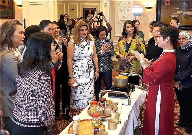 Vietnamese Vegetarian Cuisine Introduced to Diplomatic Community in the United States Vietnamese Vegetarian Cuisine Introduced to Diplomatic Community in the United States