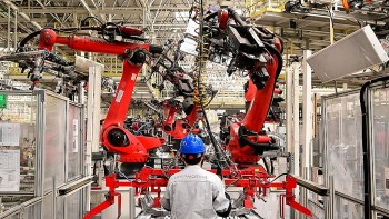 Năm 2025: Xuất khẩu và công nghệ cao giúp Trung Quốc củng cố vị thế ‘siêu cường sản xuất’