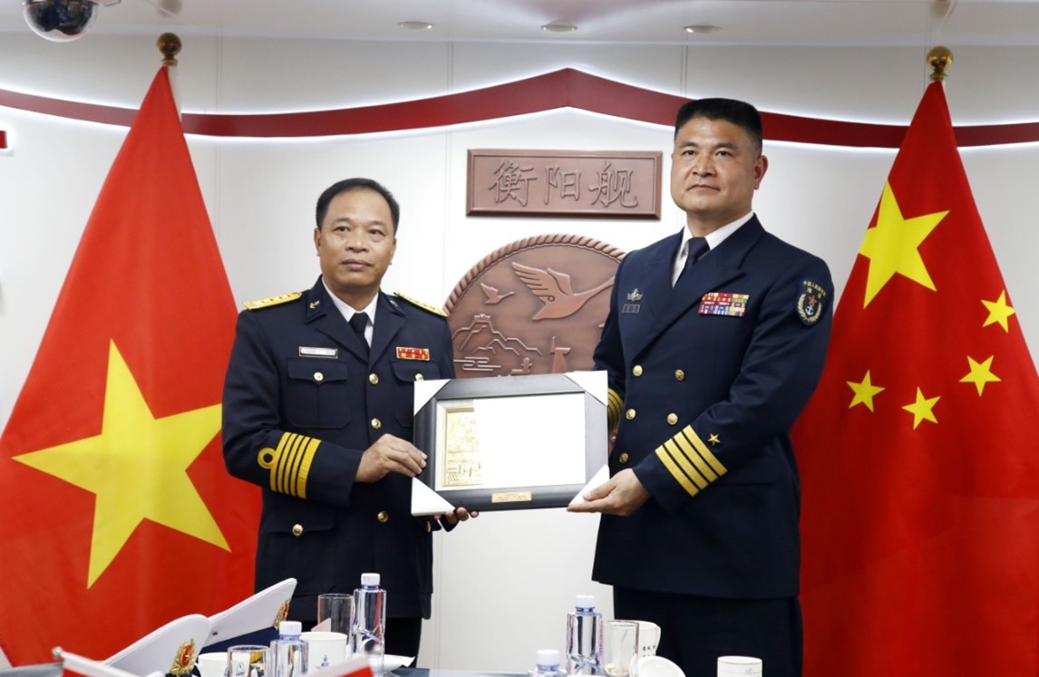 Biên đội tàu Hải quân Việt Nam-Trung Quốc tăng cường hợp tác hữu nghị Biên đội tàu Hải quân Việt Nam-Trung Quốc tăng cường hợp tác hữu nghị