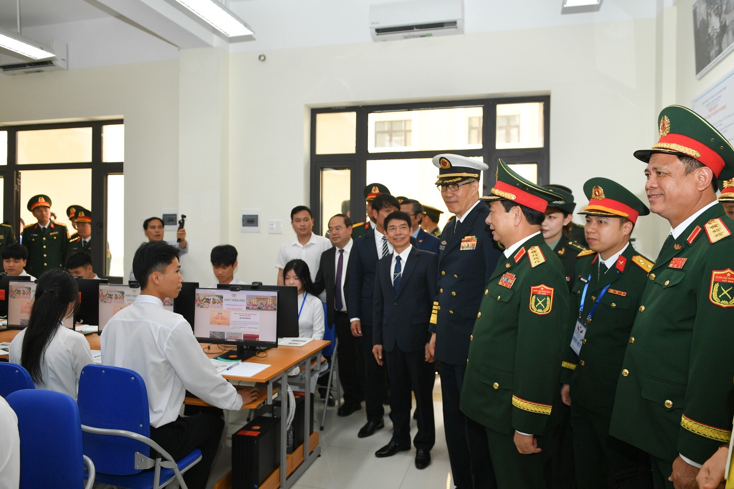 Giao lưu hữu nghị quốc phòng biên giới Việt Nam - Trung Quốc lần thứ 10 Giao lưu hữu nghị quốc phòng biên giới Việt Nam - Trung Quốc lần thứ 10