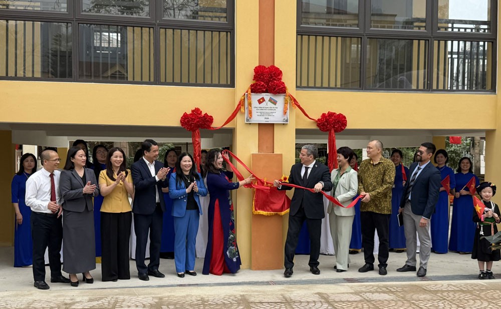 Thêm lớp học mới cho học sinh vùng cao Lào Cai từ tình hữu nghị Việt Nam - Azerbaijan Thêm lớp học mới cho học sinh vùng cao Lào Cai từ tình hữu nghị Việt Nam - Azerbaijan