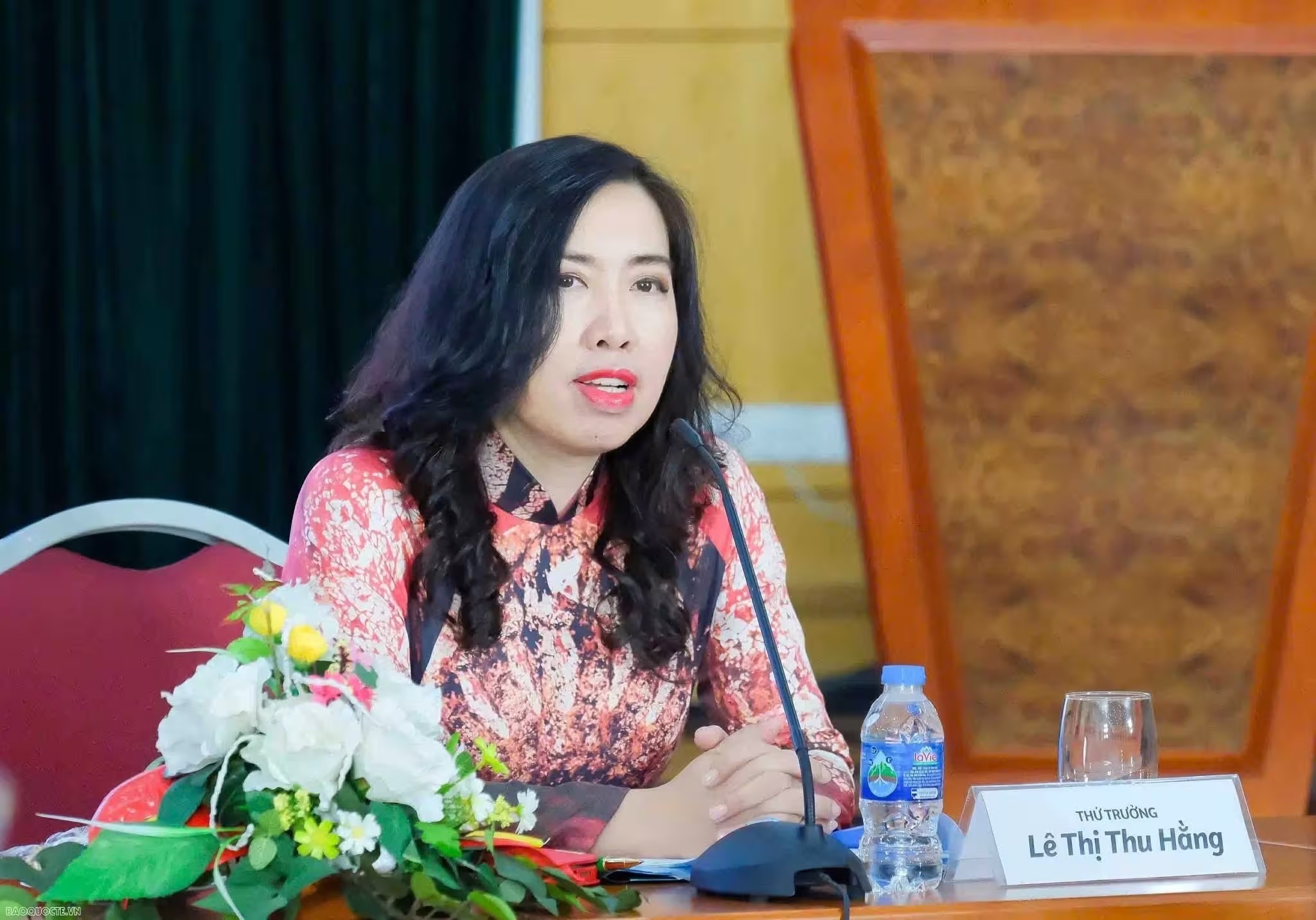 Thứ trưởng Bộ Ngoại giao Lê Thị Thu Hằng Thứ trưởng Bộ Ngoại giao Lê Thị Thu Hằng