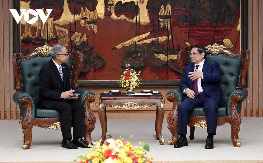Vietnamese Prime Minister Pham Minh Chinh (R) receives Indonesian Ambassador Adam Mulawarman Tugio in Hanoi on March 20. Vietnamese Prime Minister Pham Minh Chinh (R) receives Indonesian Ambassador Adam Mulawarman Tugio in Hanoi on March 20.