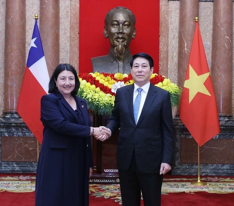 Chủ tịch nước Lương Cường tiếp Đại sứ Cộng hoà Chile Nasly Isabel Bernal Prado trình Quốc thư, nhận nhiệm vụ tại Việt Nam. Ảnh: VPCTN Chủ tịch nước Lương Cường tiếp Đại sứ Cộng hoà Chile Nasly Isabel Bernal Prado trình Quốc thư, nhận nhiệm vụ tại Việt Nam. Ảnh: VPCTN