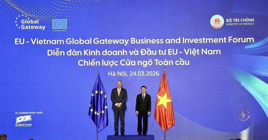 Deputy Prime Minister Ho Duc Phoc (R) and European Commissioner for International Partnerships Jozef Síkela in Hanoi on May 24, as part of the EU-Vietnam Global Gateway Business and Investment Forum GGBIF. Deputy Prime Minister Ho Duc Phoc (R) and European Commissioner for International Partnerships Jozef Síkela in Hanoi on May 24, as part of the EU-Vietnam Global Gateway Business and Investment Forum GGBIF.