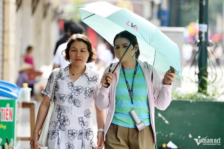 Northern Vietnam may experience hot weather toward the end of the month. Illustration: Nam Khanh. Northern Vietnam may experience hot weather toward the end of the month. Illustration: Nam Khanh.