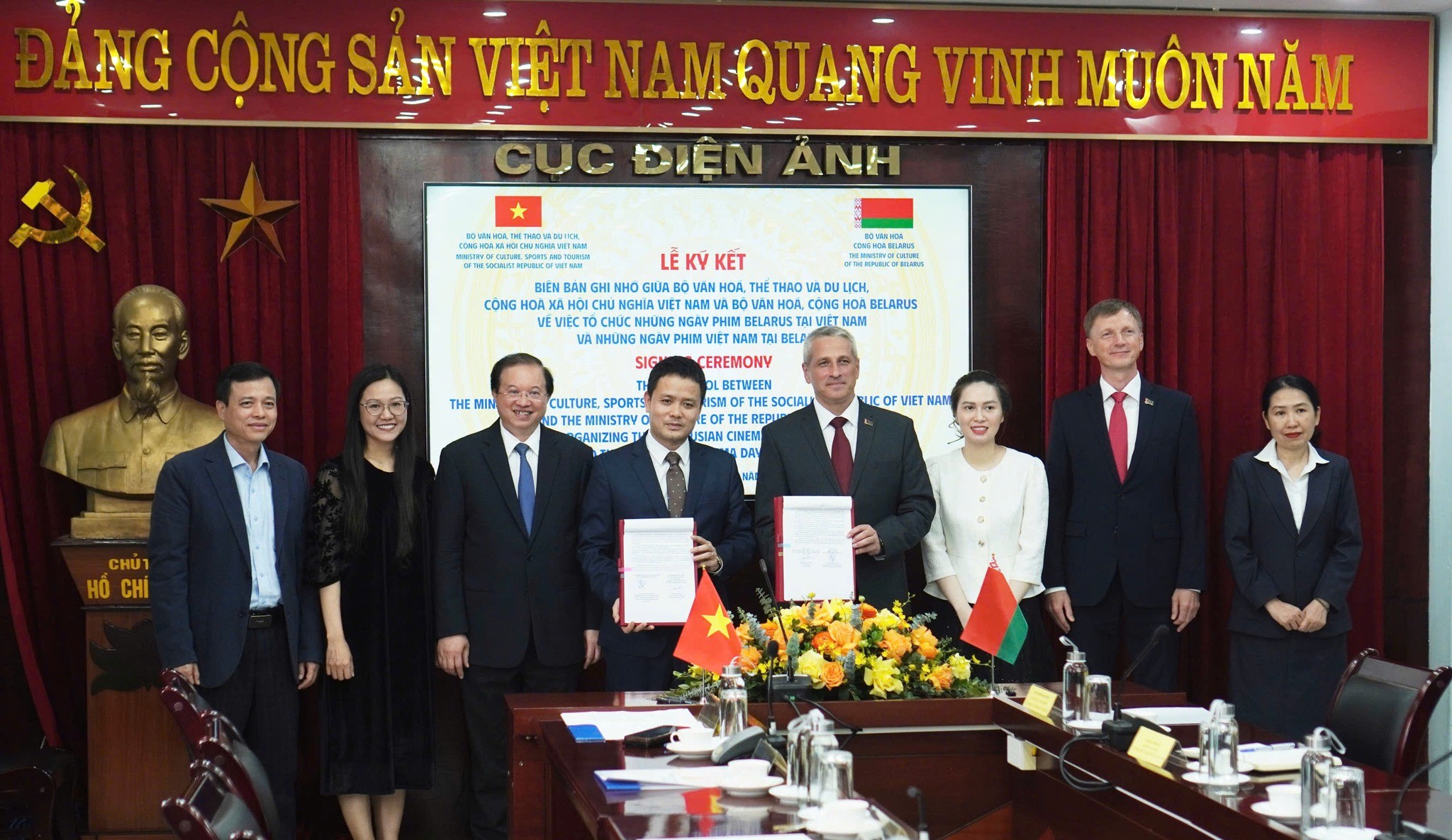 Ký kết Bản ghi nhớ hợp tác trong lĩnh vực điện ảnh giữa Việt Nam và Belarus. (Ảnh: Bộ Văn hóa, Thể thao và Du lịch) Ký kết Bản ghi nhớ hợp tác trong lĩnh vực điện ảnh giữa Việt Nam và Belarus. (Ảnh: Bộ Văn hóa, Thể thao và Du lịch)