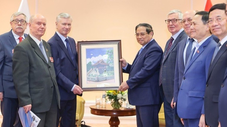 Thủ tướng Phạm Minh Chính tiếp lãnh đạo Hội Hữu nghị Nga-Việt, Hội Cựu chiến binh Nga từng chiến đấu tại Việt Nam Thủ tướng Phạm Minh Chính tiếp lãnh đạo Hội Hữu nghị Nga-Việt, Hội Cựu chiến binh Nga từng chiến đấu tại Việt Nam
