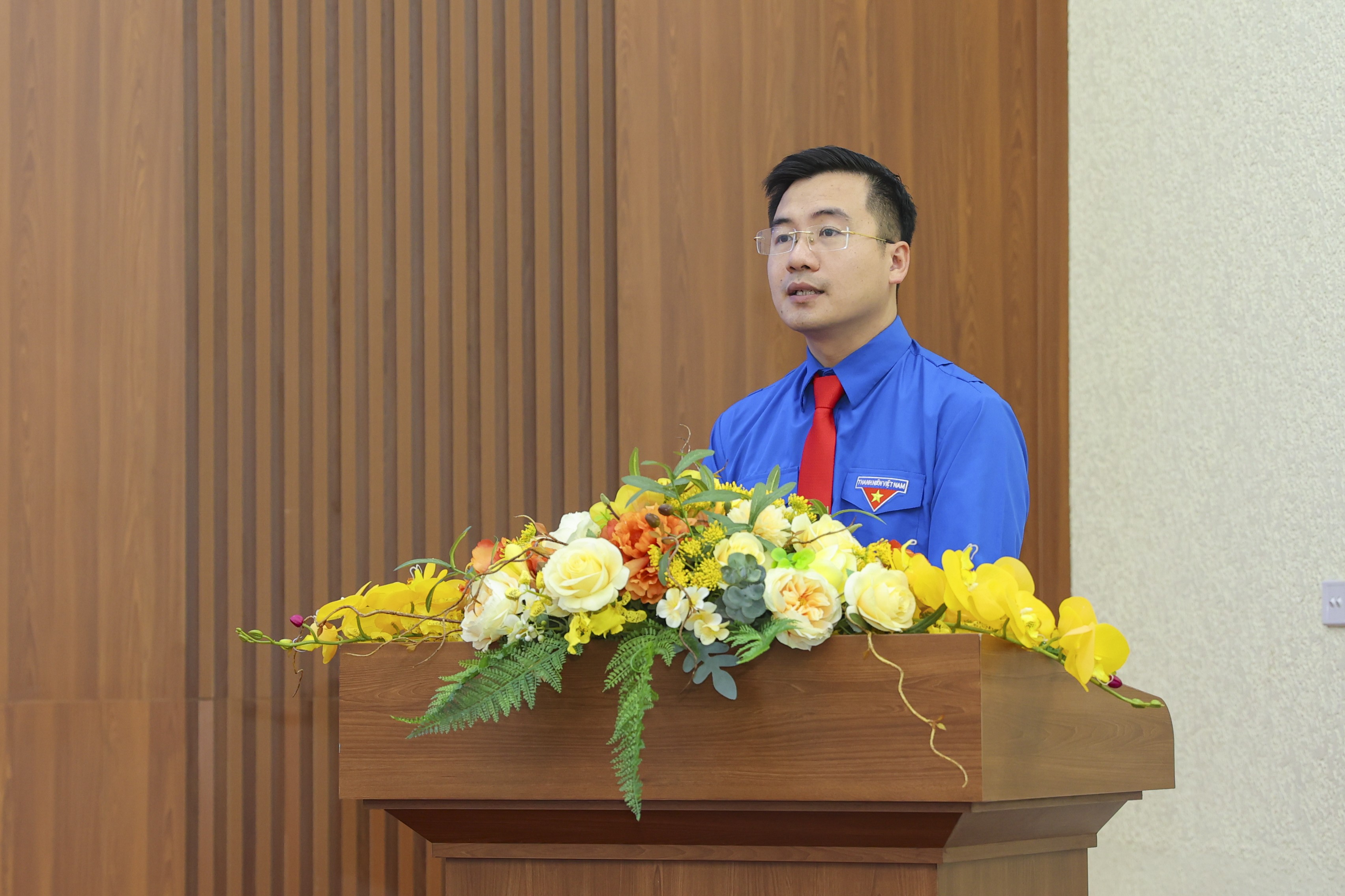 Thanh niên phát huy vai trò xung kích trong công tác đối ngoại nhân dân và hội nhập quốc tế Thanh niên phát huy vai trò xung kích trong công tác đối ngoại nhân dân và hội nhập quốc tế