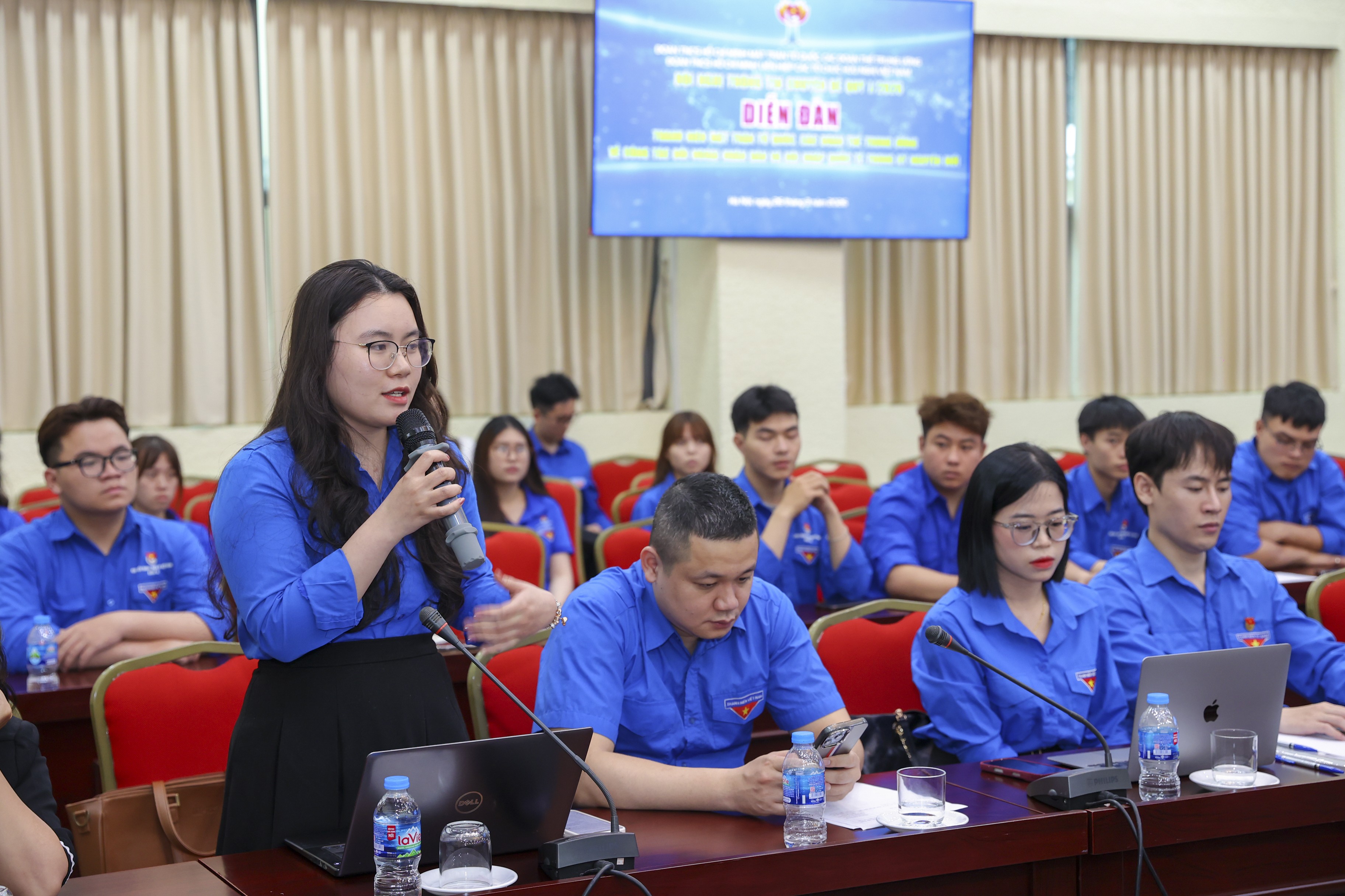 Thanh niên phát huy vai trò xung kích trong công tác đối ngoại nhân dân và hội nhập quốc tế Thanh niên phát huy vai trò xung kích trong công tác đối ngoại nhân dân và hội nhập quốc tế
