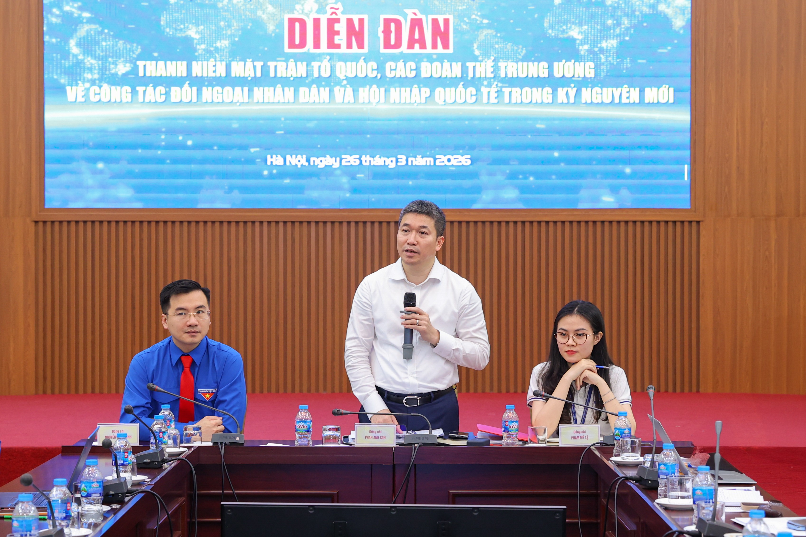 Thanh niên phát huy vai trò xung kích trong công tác đối ngoại nhân dân và hội nhập quốc tế Thanh niên phát huy vai trò xung kích trong công tác đối ngoại nhân dân và hội nhập quốc tế