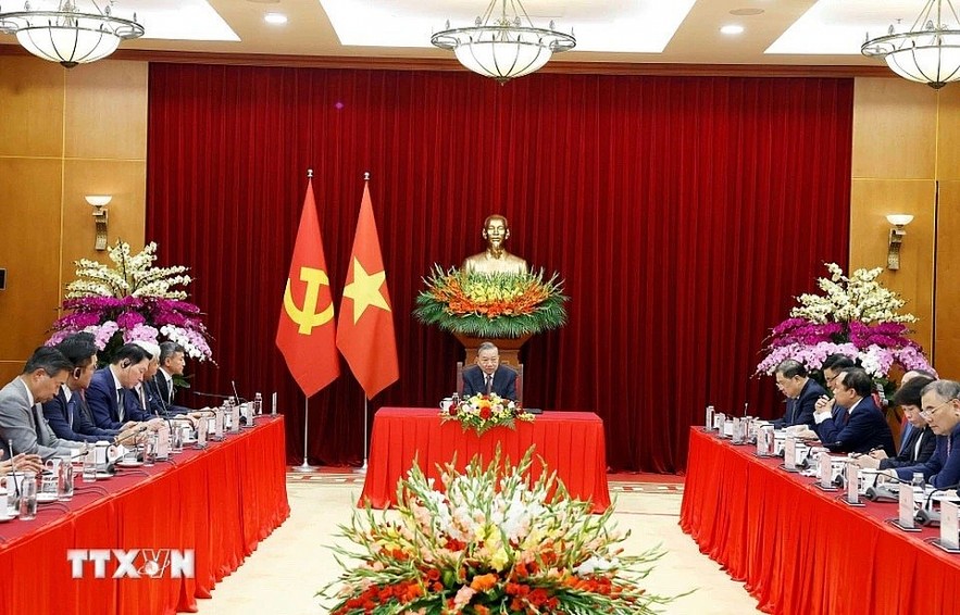Party General Secretary To Lam receives leaders of major international corporations that are members of the Asia Business Council in Hanoi on March 26. (Photo: VNA) Party General Secretary To Lam receives leaders of major international corporations that are members of the Asia Business Council in Hanoi on March 26. (Photo: VNA)