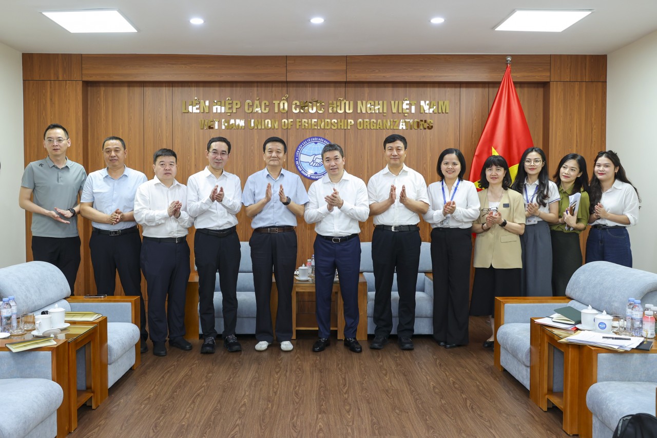 Delegates pose for a commemorative photo. (Photo: Dinh Hoa) Delegates pose for a commemorative photo. (Photo: Dinh Hoa)