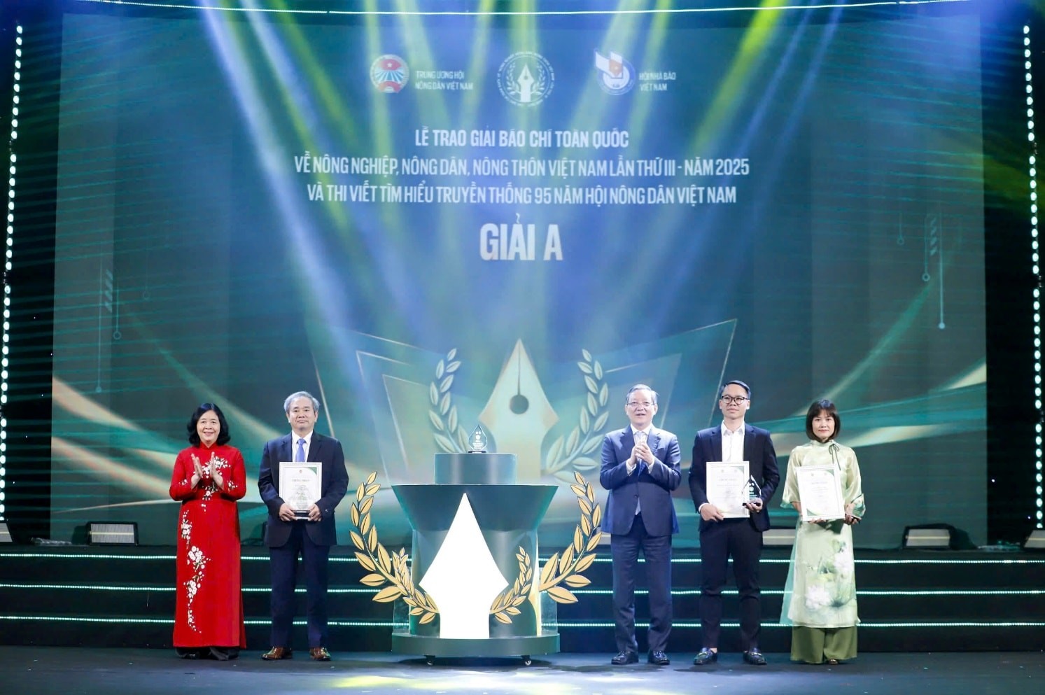 undefined Chính thức khởi động Giải báo chí toàn quốc về nông nghiệp, nông dân, nông thôn năm 2026 và Thi ảnh Nông thôn Việt Nam 40 năm Đổi mới