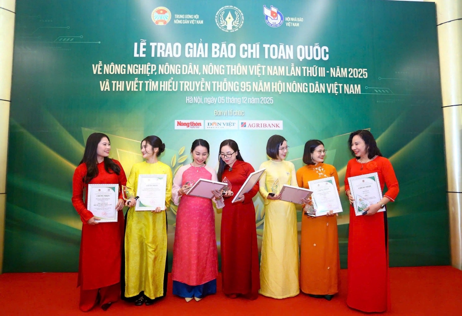 undefined Chính thức khởi động Giải báo chí toàn quốc về nông nghiệp, nông dân, nông thôn năm 2026 và Thi ảnh Nông thôn Việt Nam 40 năm Đổi mới