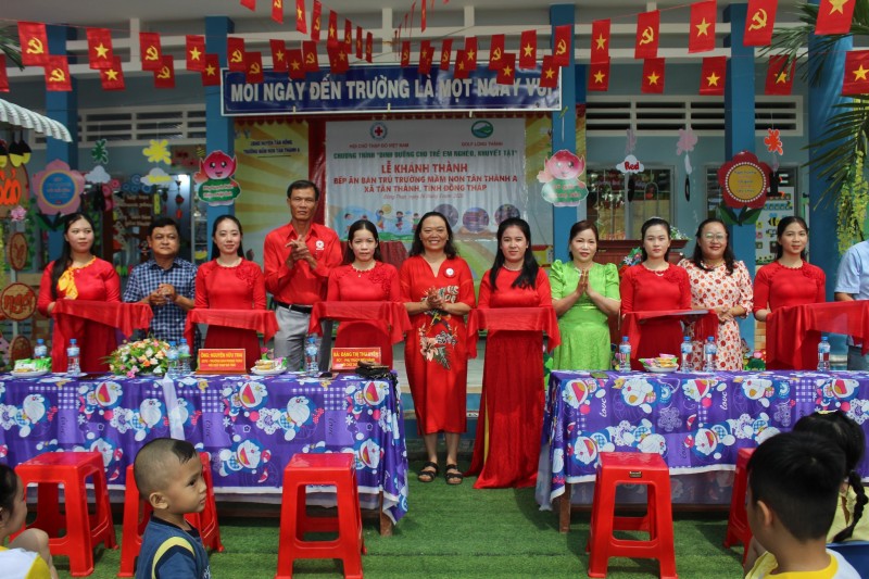 Căn bếp nuôi dưỡng tương lai cho trẻ em Đồng Tháp, Quảng Trị Căn bếp nuôi dưỡng tương lai cho trẻ em Đồng Tháp, Quảng Trị