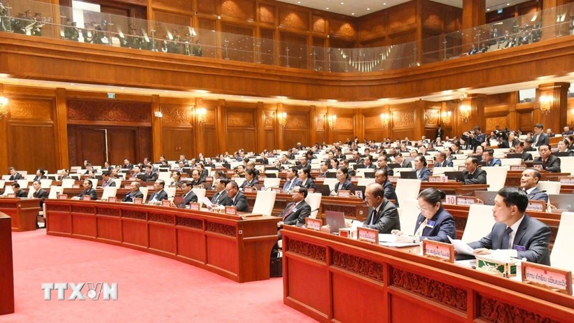 Quốc hội Lào phê duyệt nguyên tắc tuyến đường sắt kết nối với Việt Nam Quốc hội Lào phê duyệt nguyên tắc tuyến đường sắt kết nối với Việt Nam