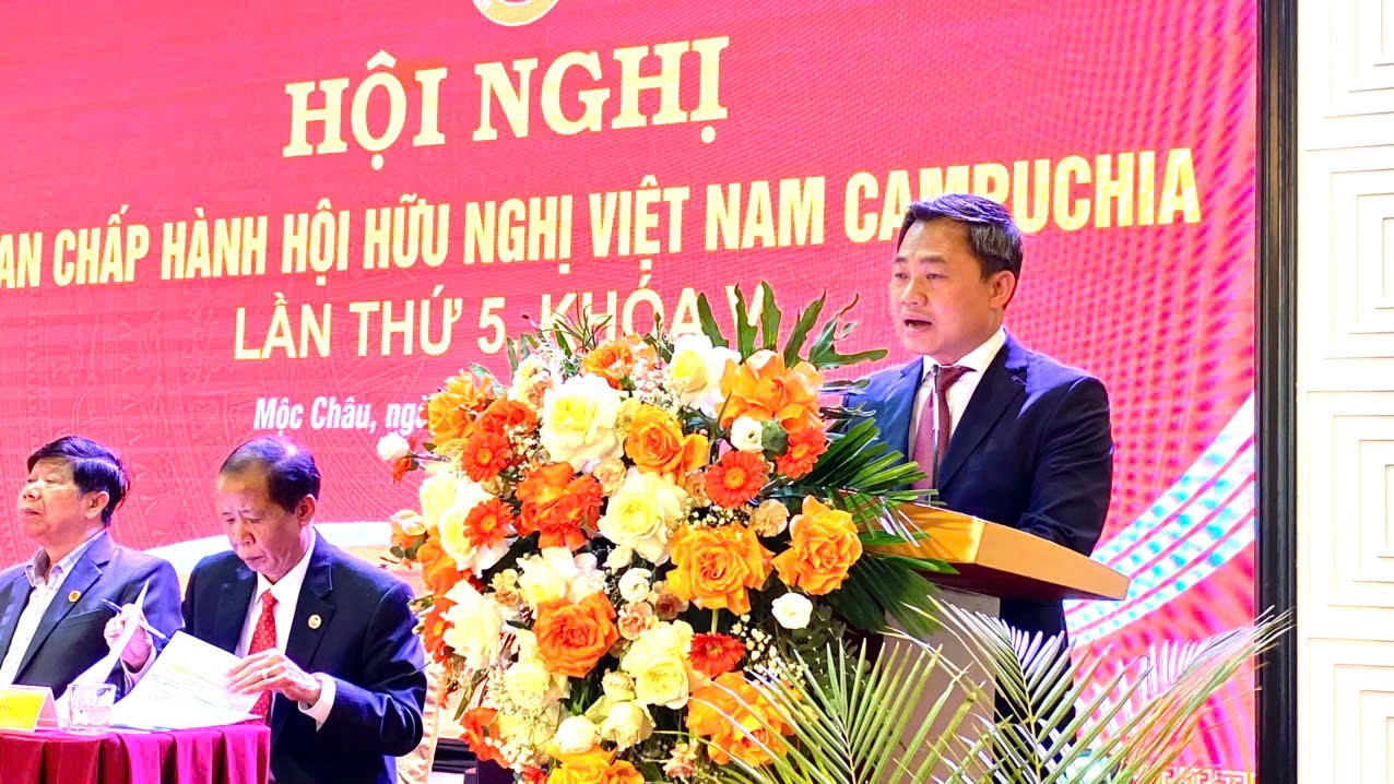 ông Nguyễn Đình Việt, Phó Bí thư Tỉnh ủy, Chủ tịch Ủy ban nhân dân tỉnh Sơn La ông Nguyễn Đình Việt, Phó Bí thư Tỉnh ủy, Chủ tịch Ủy ban nhân dân tỉnh Sơn La