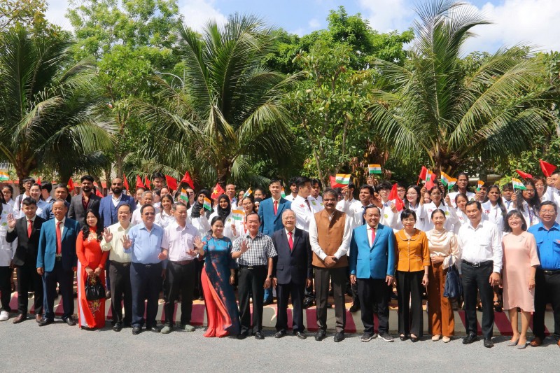 Trồng cây hữu nghị tại Cần Thơ Trồng cây hữu nghị tại Cần Thơ
