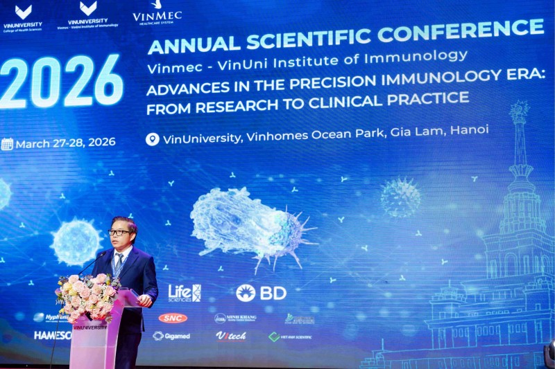 GS.TS.BS Trần Trung Dũng - Tổng Giám đốc Hệ thống Y tế Vinmec - phát biểu khai mạc tại Hội nghị. GS.TS.BS Trần Trung Dũng - Tổng Giám đốc Hệ thống Y tế Vinmec - phát biểu khai mạc tại Hội nghị.