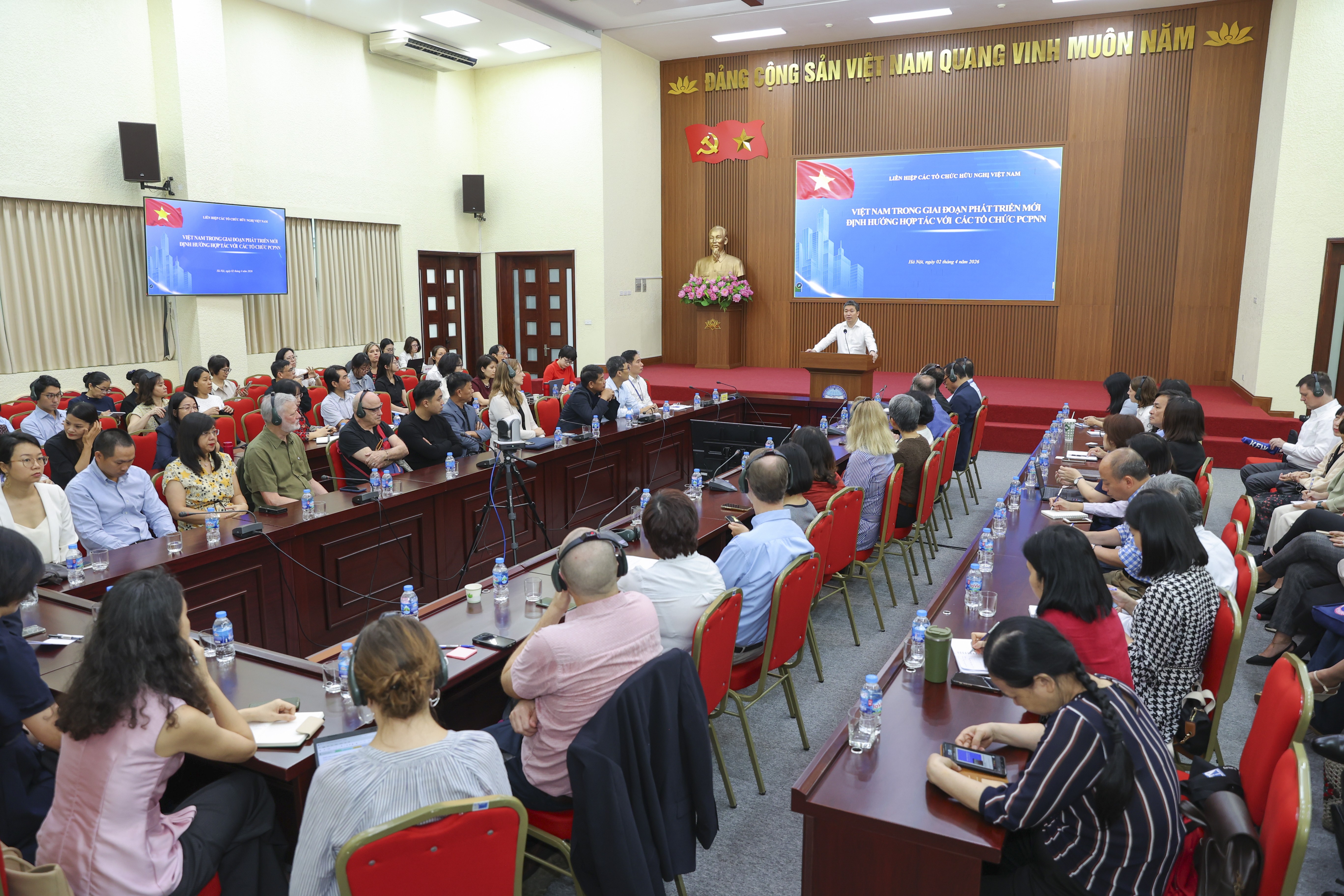 Chia sẻ thông tin, định hướng hợp tác với các tổ chức phi chính phủ nước ngoài năm 2026 Chia sẻ thông tin, định hướng hợp tác với các tổ chức phi chính phủ nước ngoài năm 2026