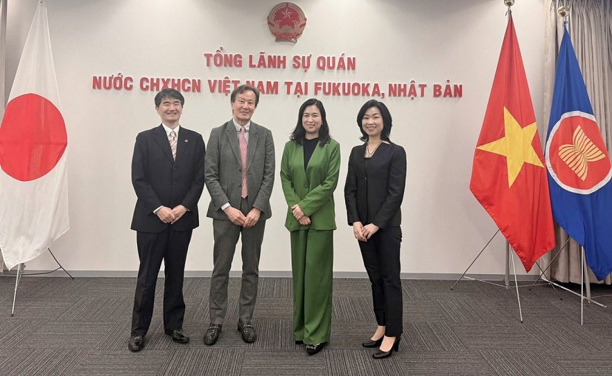 Enhancing Role of Kyushu-Vietnam Friendship Association in Strenghthen Relations Enhancing Role of Kyushu-Vietnam Friendship Association in Strenghthen Relations
