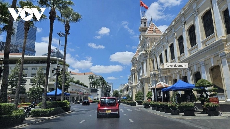 A heatwave is expected to intensify across southern Vietnam from early next week, with temperatures in Ho Chi Minh City and neighbouring provinces forecast to rise to 38°C. A heatwave is expected to intensify across southern Vietnam from early next week, with temperatures in Ho Chi Minh City and neighbouring provinces forecast to rise to 38°C.