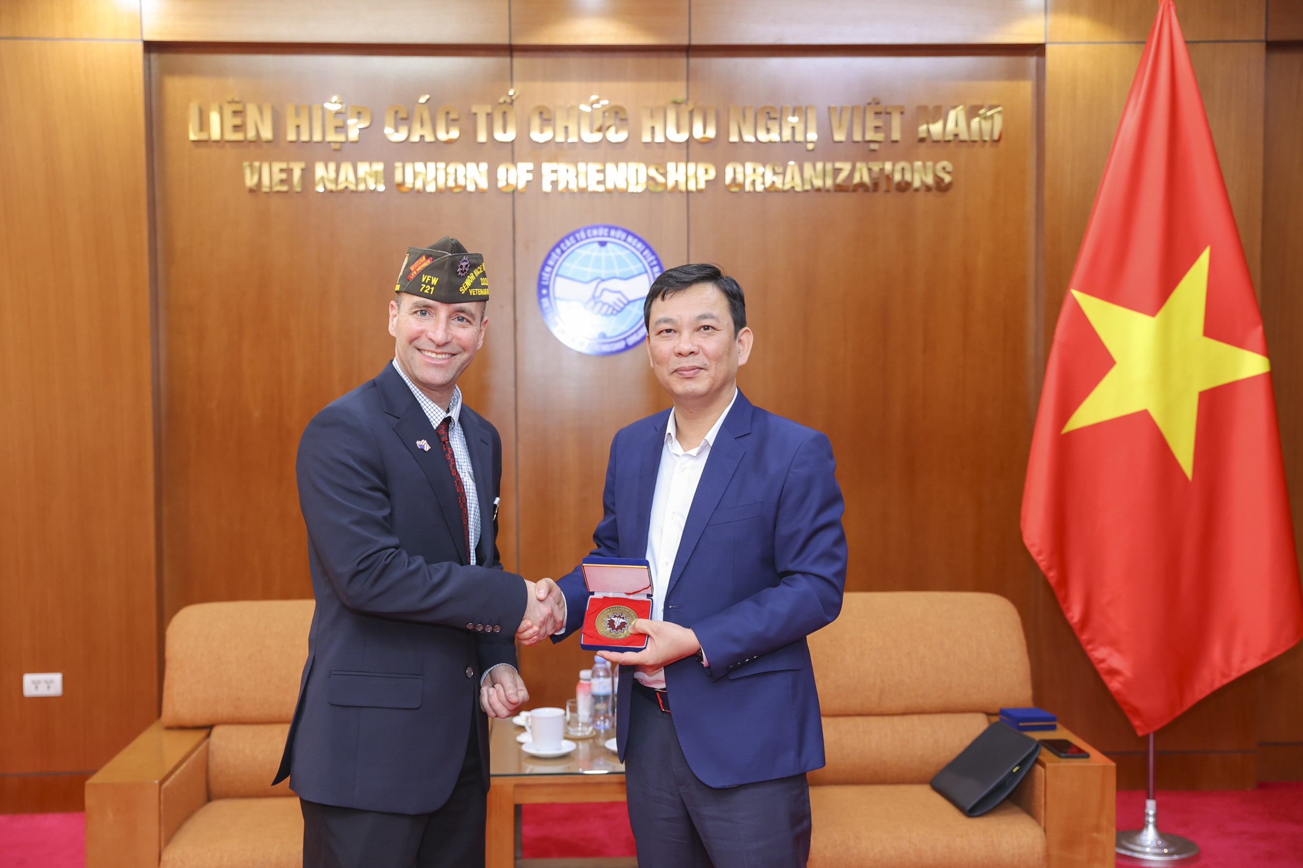 Phó Tư lệnh cấp cao Cory Geisler 