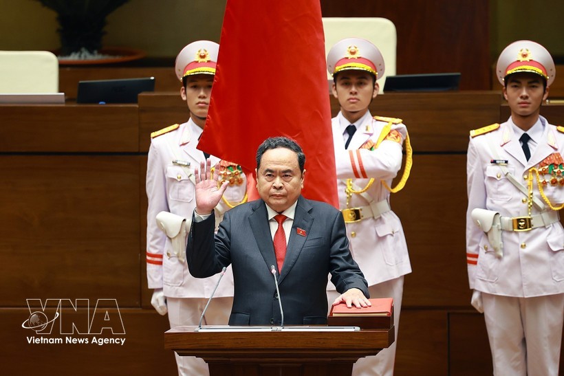 Chairman of the National Assembly in the 16th tenure Tran Thanh Man takes the oath of office on April 6. (Photo: VNA) Chairman of the National Assembly in the 16th tenure Tran Thanh Man takes the oath of office on April 6. (Photo: VNA)