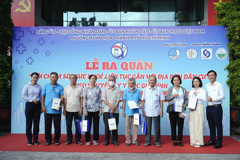 Hàng ngàn sản phẩm dinh dưỡng Vinamilk được trao tặng đến cộng đồng tại lễ ra quân “Đội chăm sóc sức khỏe liên tục gắn với địa bàn dân cư” - Ảnh: VN Hàng ngàn sản phẩm dinh dưỡng Vinamilk được trao tặng đến cộng đồng tại lễ ra quân “Đội chăm sóc sức khỏe liên tục gắn với địa bàn dân cư” - Ảnh: VN Hàng ngàn sản phẩm dinh dưỡng Vinamilk được trao tặng đến cộng đồng tại lễ ra quân “Đội chăm sóc sức khỏe liên tục gắn với địa bàn dân cư” - Ảnh: VN Hàng ngàn sản phẩm dinh dưỡng Vinamilk được trao tặng đến cộng đồng tại lễ ra quân “Đội chăm sóc sức khỏe liên tục gắn với địa bàn dân cư” - Ảnh: VN