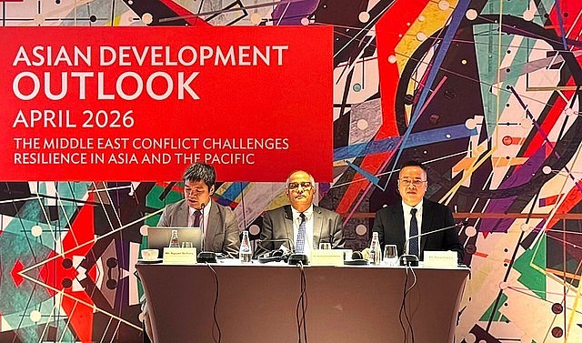 ADB Country Director for Viet Nam Shantanu Chakraborty (center) at the press conference on Asian Development Outlook in April. ADB Country Director for Viet Nam Shantanu Chakraborty (center) at the press conference on Asian Development Outlook in April.