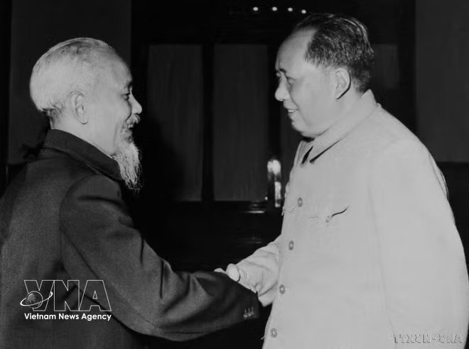 Presidents Ho Chi Minh and Mao Zedong in Beijing in 1960 (Photo: VNA) Presidents Ho Chi Minh and Mao Zedong in Beijing in 1960 (Photo: VNA)