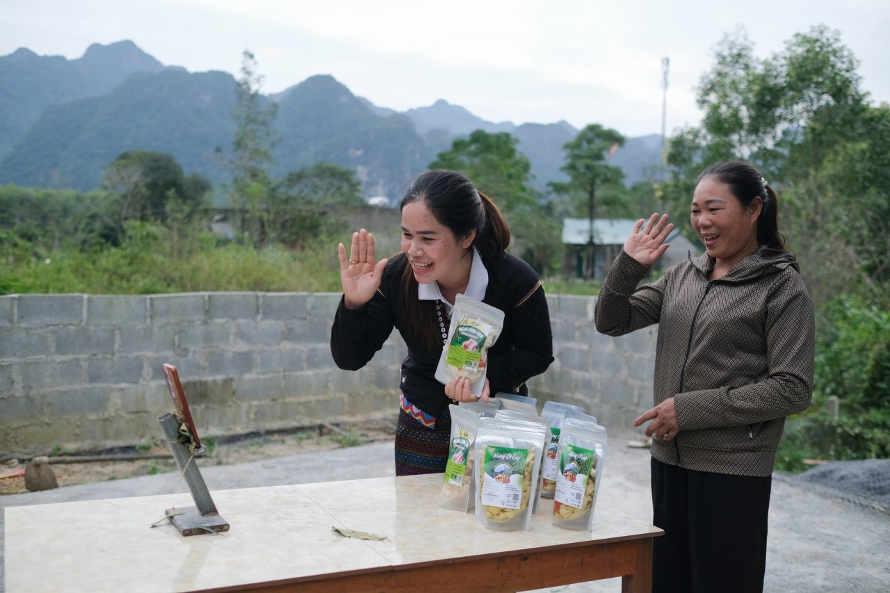 Sustaining Land with Bamboo Shoots: New Livelihood for Bru-Van Kieu Women in Quang Tri Sustaining Land with Bamboo Shoots: New Livelihood for Bru-Van Kieu Women in Quang Tri