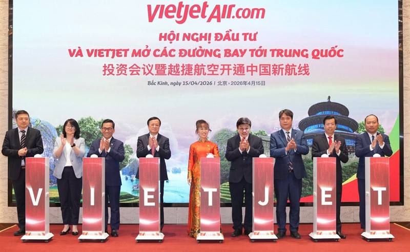 Vietjet và SPDB Financial Leasing trao thỏa thuận tài trợ thuê mua tàu bay Comac Vietjet và SPDB Financial Leasing trao thỏa thuận tài trợ thuê mua tàu bay Comac