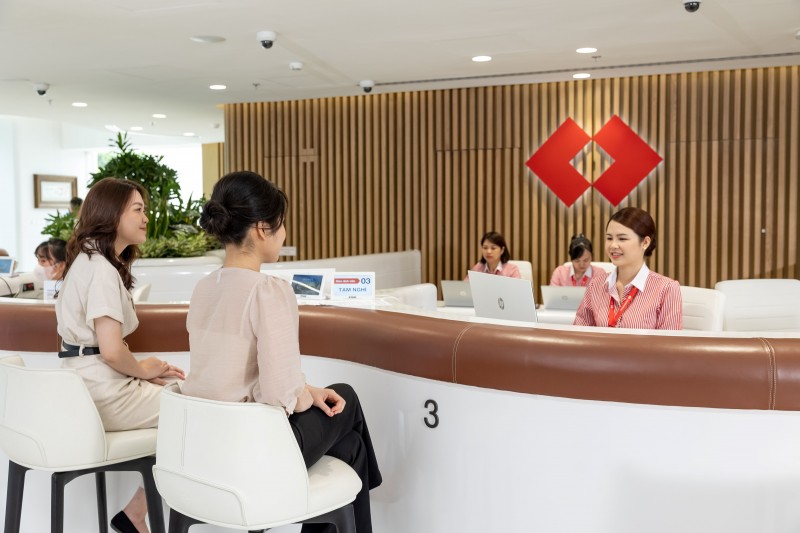 Điểm nhấn đáng chú ý nhất trong bức tranh tài chính của Techcombank ở quý đầu tiên của năm 2026 chính là sự cộng hưởng mạnh mẽ từ các dòng thu nhập cốt lõi. Điểm nhấn đáng chú ý nhất trong bức tranh tài chính của Techcombank ở quý đầu tiên của năm 2026 chính là sự cộng hưởng mạnh mẽ từ các dòng thu nhập cốt lõi.