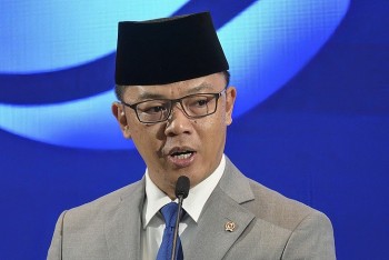 Tin quốc tế ngày 24/4: Indonesia không thu phí tàu qua eo biển Malacca, Trung Quốc kêu gọi xóa sổ trung tâm lừa đảo ở Campuchia
