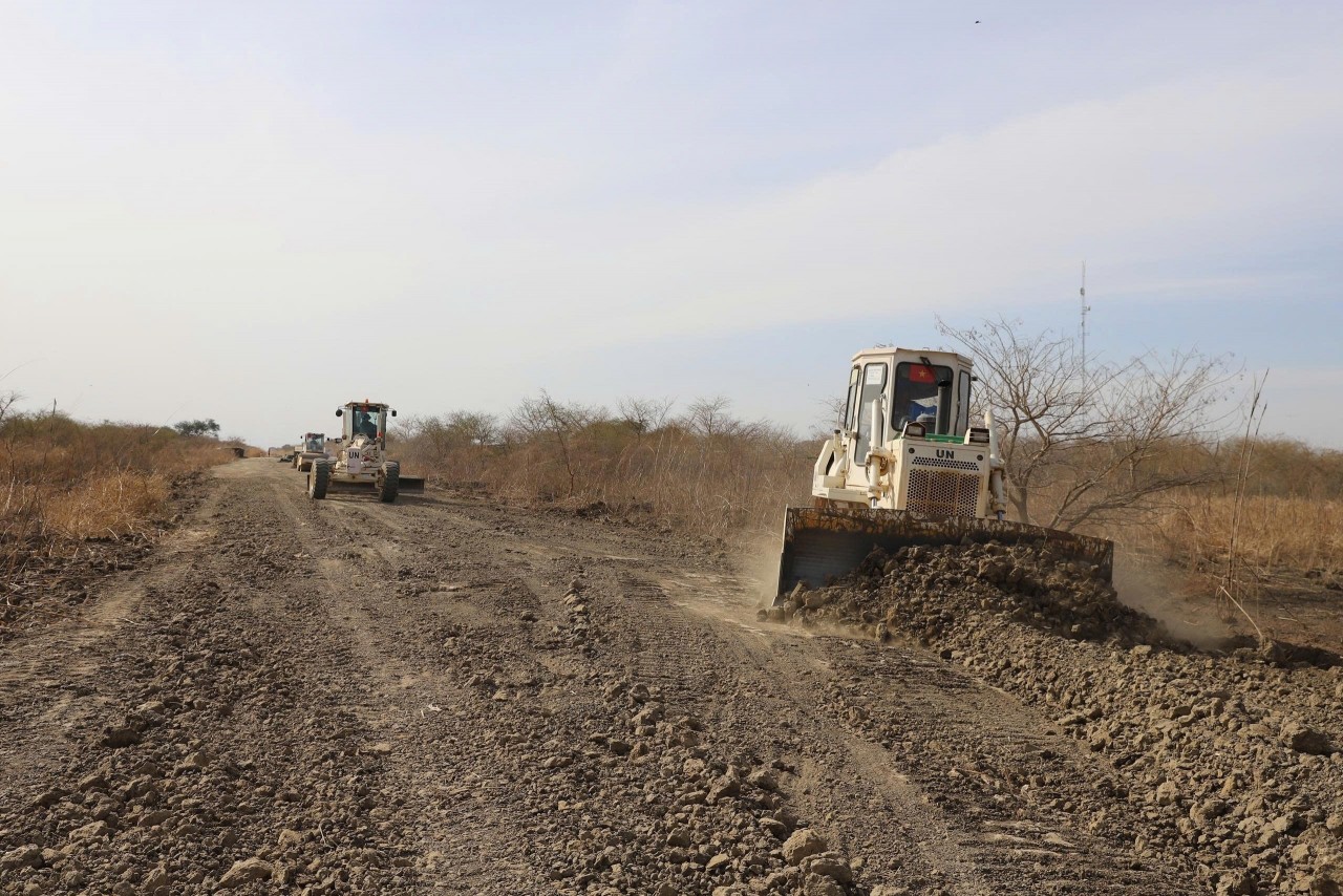Vietnamese Engineering Team Completes 37-km Strategic Road in South Sudan in 85 Days Vietnamese Engineering Team Completes 37-km Strategic Road in South Sudan in 85 Days