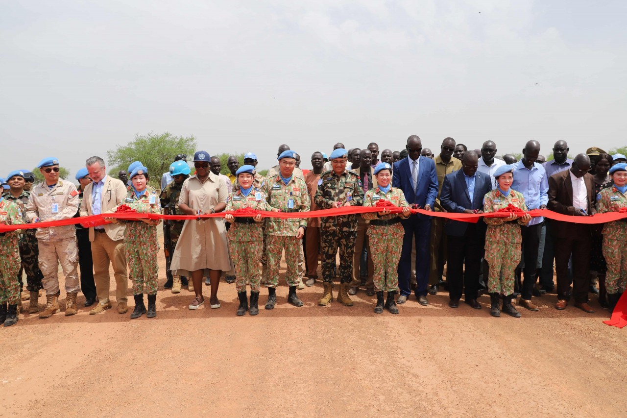 Inauguration ceremony of the Abyei–Agok road. (Photo: Dai bieu Nhan dan Newspaper) Inauguration ceremony of the Abyei–Agok road. (Photo: Dai bieu Nhan dan Newspaper)