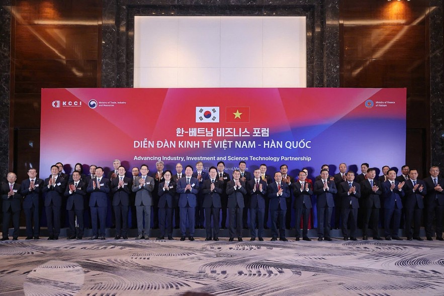 The Vietnam - Korea Economic Forum reflects a new phase in bilateral cooperation after nearly 35 years of diplomatic relations. The Vietnam - Korea Economic Forum reflects a new phase in bilateral cooperation after nearly 35 years of diplomatic relations.