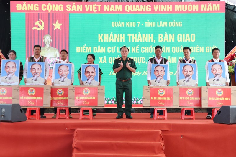 Khánh thành “Điểm dân cư liền kề chốt dân quân biên giới” xã Quảng Trực (Lâm Đồng) Khánh thành “Điểm dân cư liền kề chốt dân quân biên giới” xã Quảng Trực (Lâm Đồng)