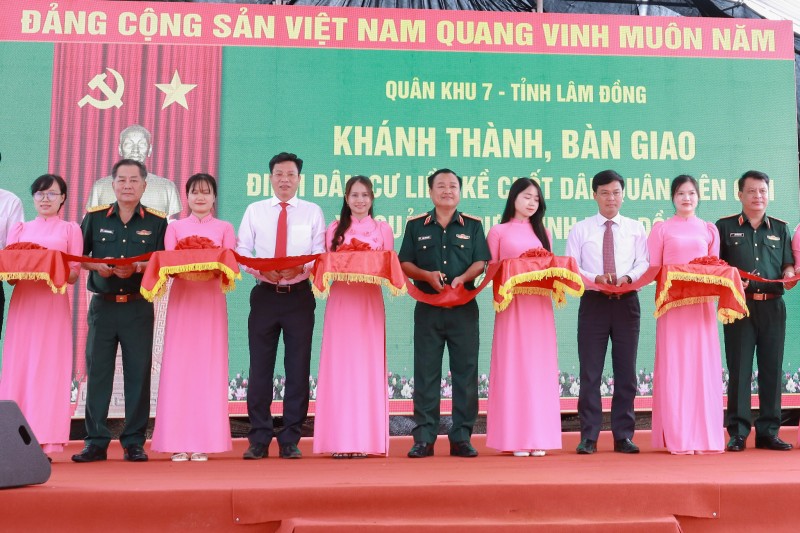 Khánh thành “Điểm dân cư liền kề chốt dân quân biên giới” xã Quảng Trực (Lâm Đồng) Khánh thành “Điểm dân cư liền kề chốt dân quân biên giới” xã Quảng Trực (Lâm Đồng)