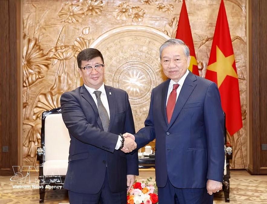 Party General Secretary and State President To Lam (R) and outgoing Mongolian Ambassador to Vietnam Jigjee Sereejav their meeting in Hanoi on April 28, 2026. (Photo: VNA) Party General Secretary and State President To Lam (R) and outgoing Mongolian Ambassador to Vietnam Jigjee Sereejav their meeting in Hanoi on April 28, 2026. (Photo: VNA)