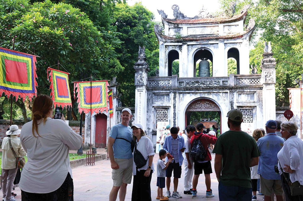 Hanoi Tourism Sees Strong Growth, Targets 12 Million International Visitors Hanoi Tourism Sees Strong Growth, Targets 12 Million International Visitors